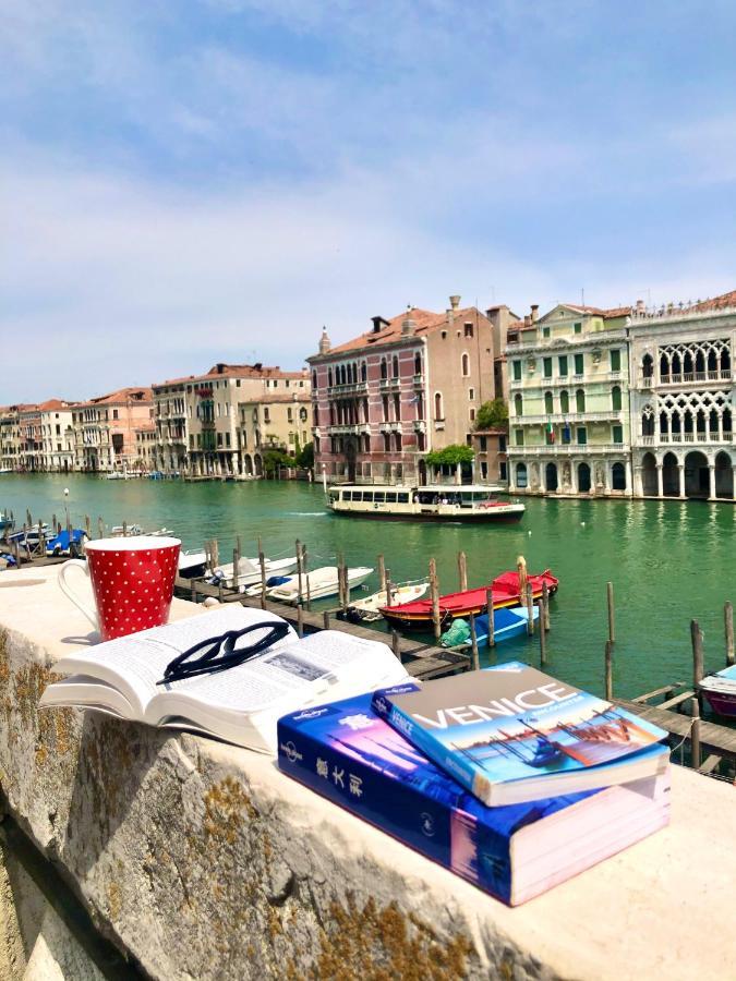 Appartamento con 3 Camere da Letto e Vista sul Canale