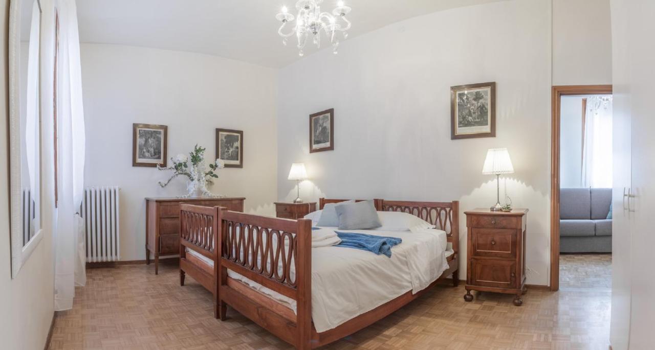 Apartment with Small Indoor Balcony,1589302088:JPEG