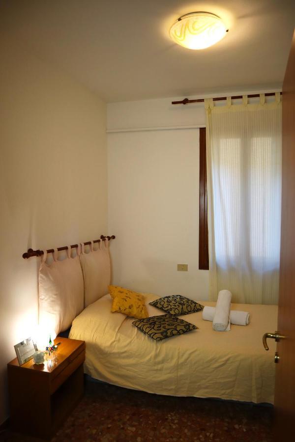 Single Room with Shared Bathroom,1086758521:JPEG