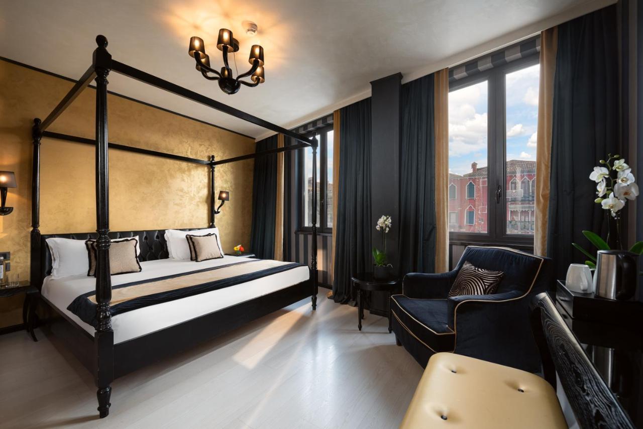 Superior Double or Twin Room Canal View