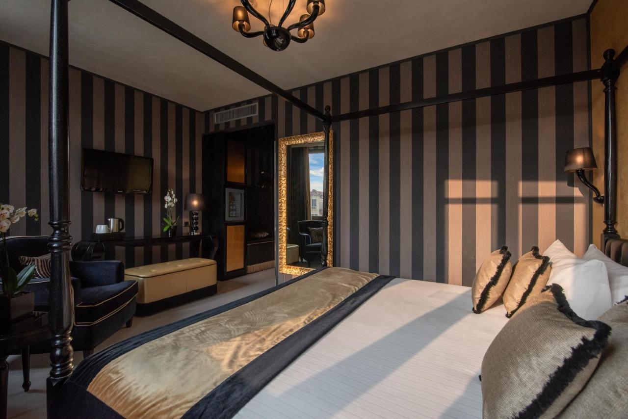Superior Double or Twin Room Canal View