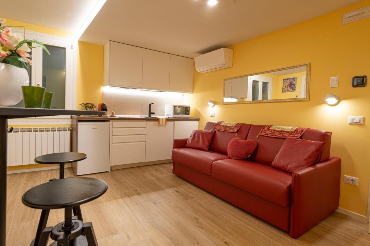 One-Bedroom Apartment,1101151032:JPEG