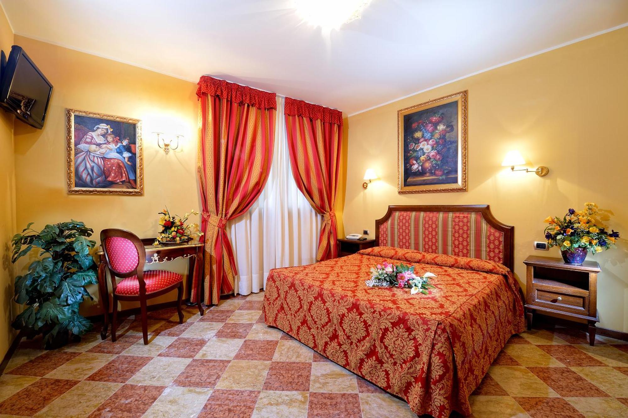 Classic Double Room