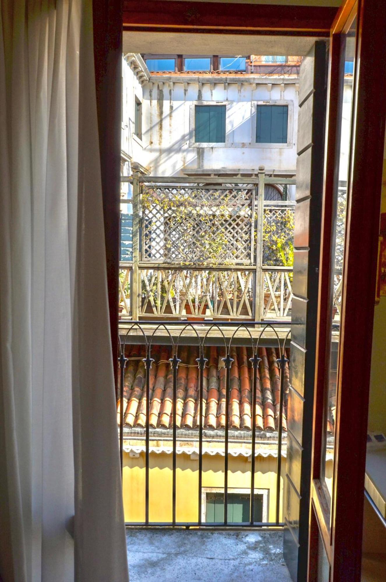 Camera Singola con Bagno in Comune