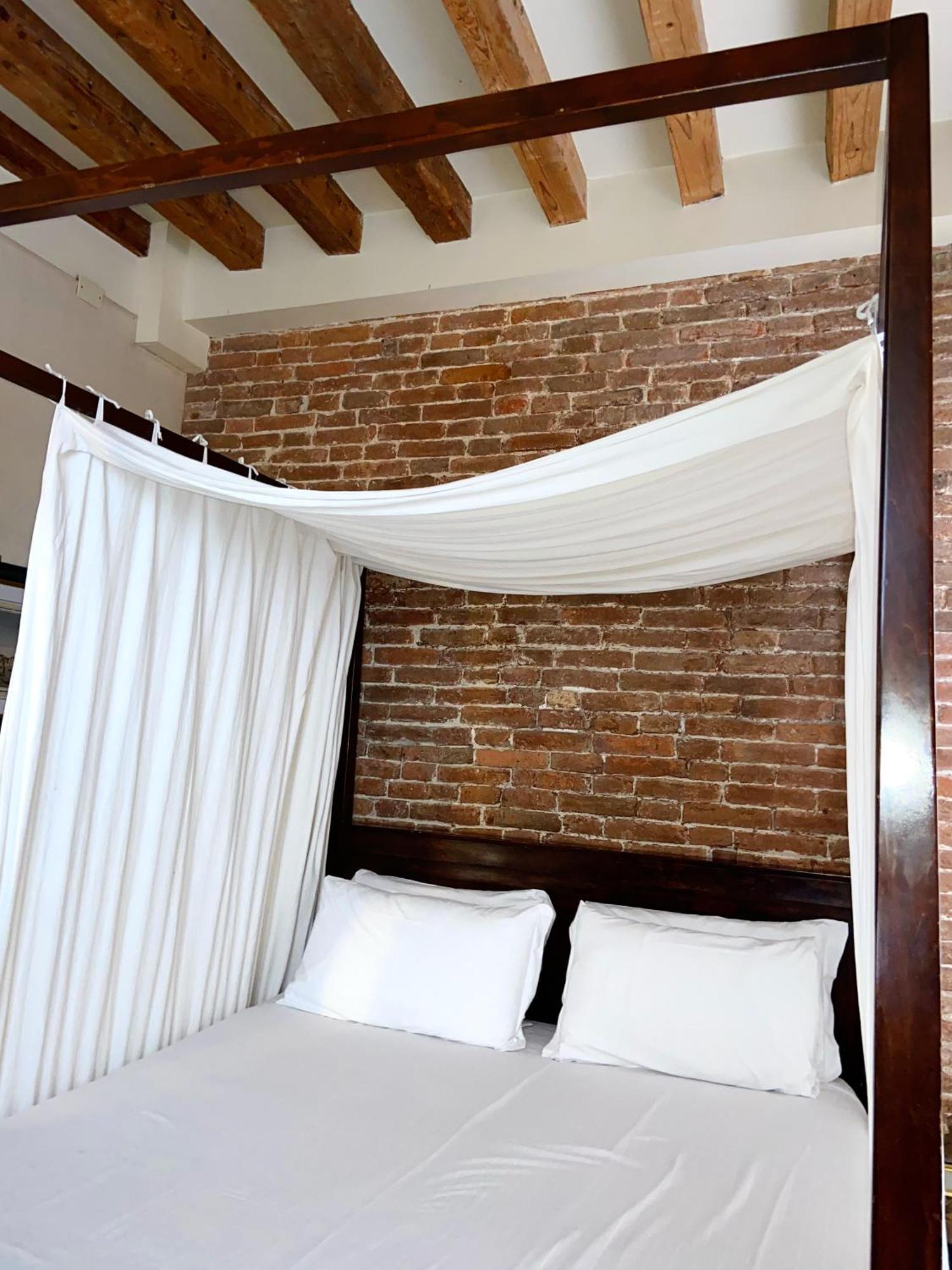 Camera Matrimoniale Superior con Letto a Baldacchino