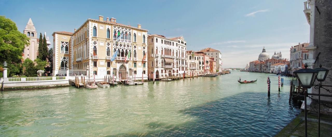 Large Double or Twin Room Canal View