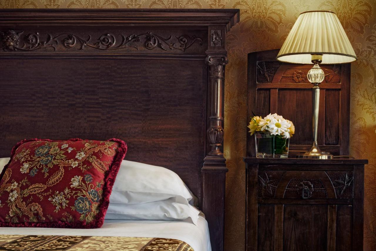 Large Double or Twin Room Canal View