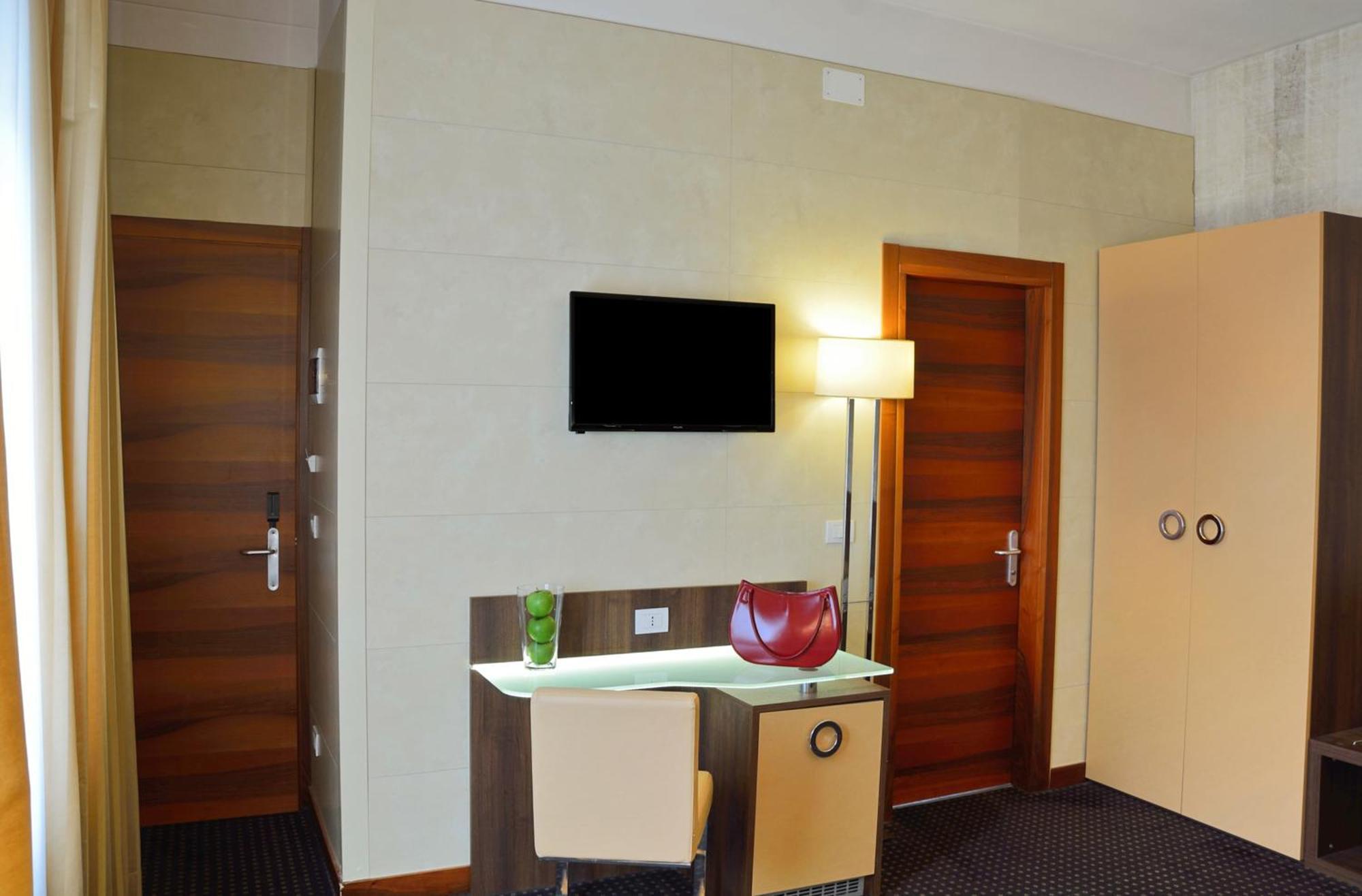 Twin Room,925596592:JPEG