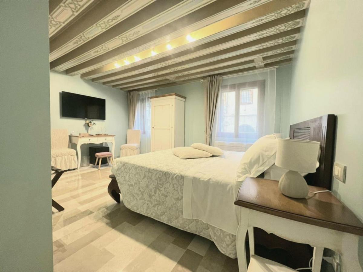 Deluxe Room,1308579502:JPEG