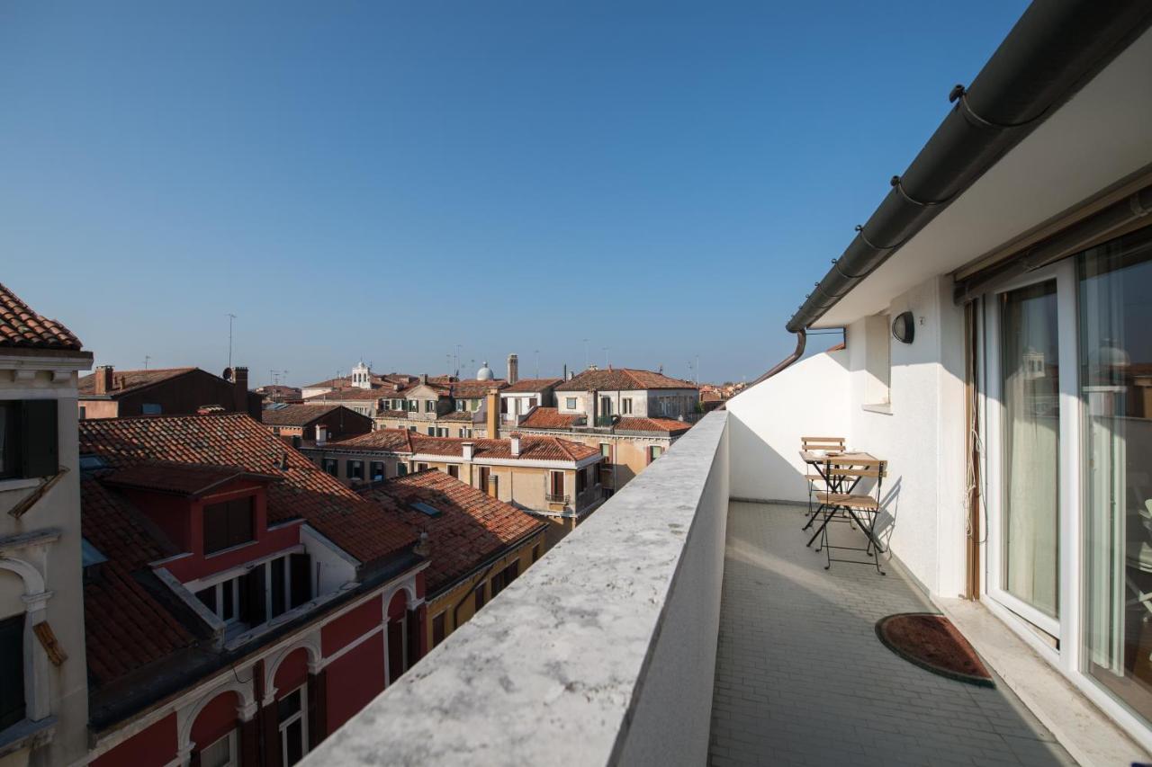 Penthouse Apartment,1319968159:JPEG