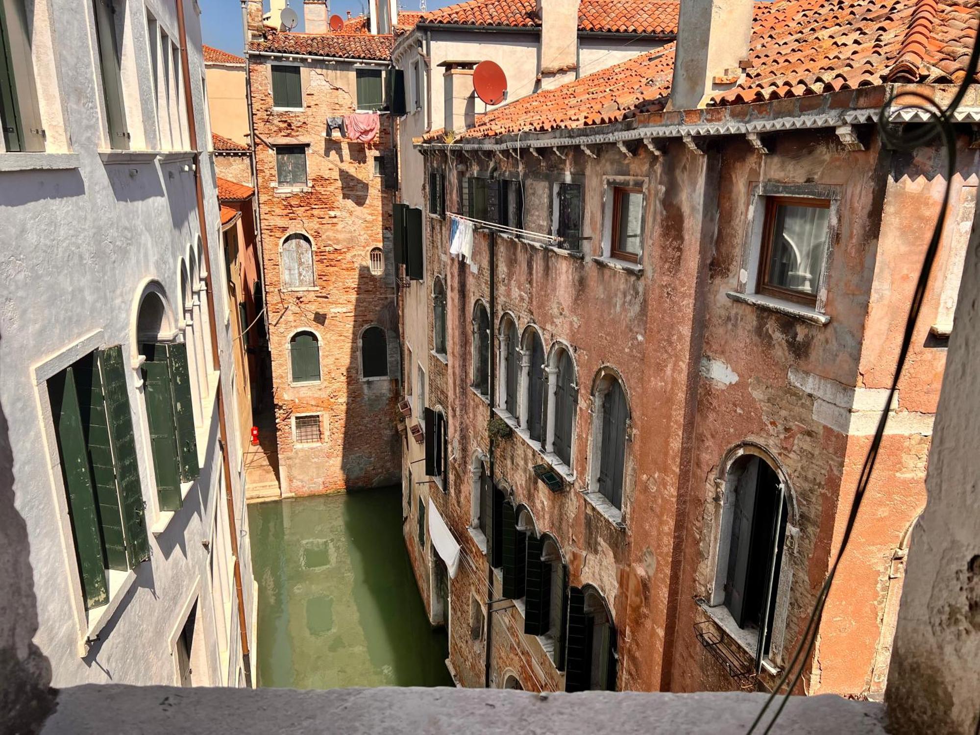 Double or Twin Room Canal View
