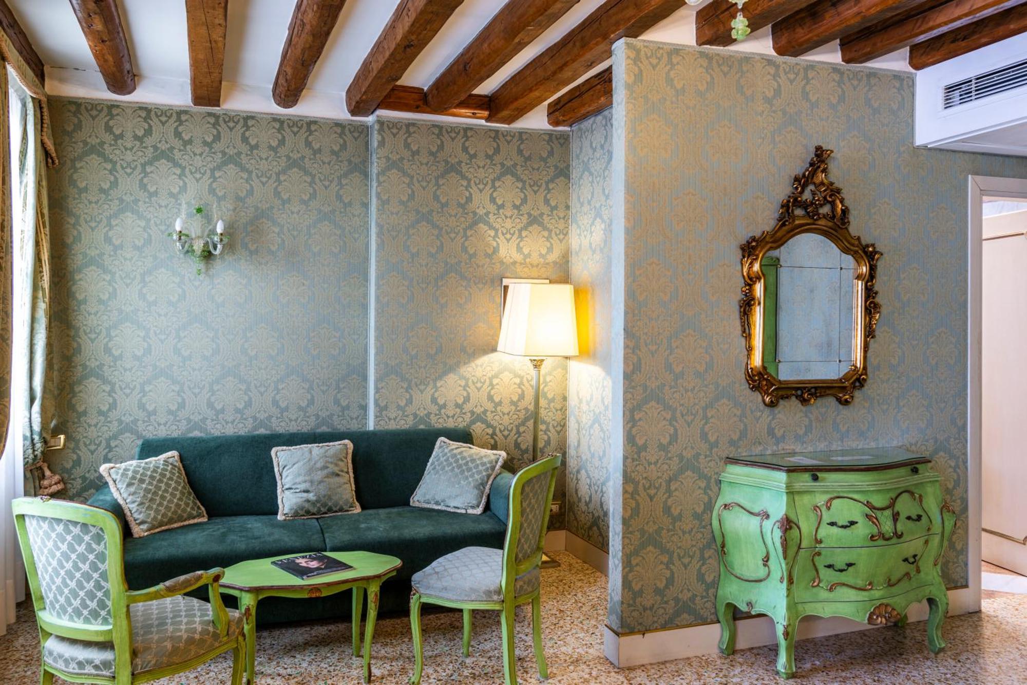 Double or Twin Room Canal View