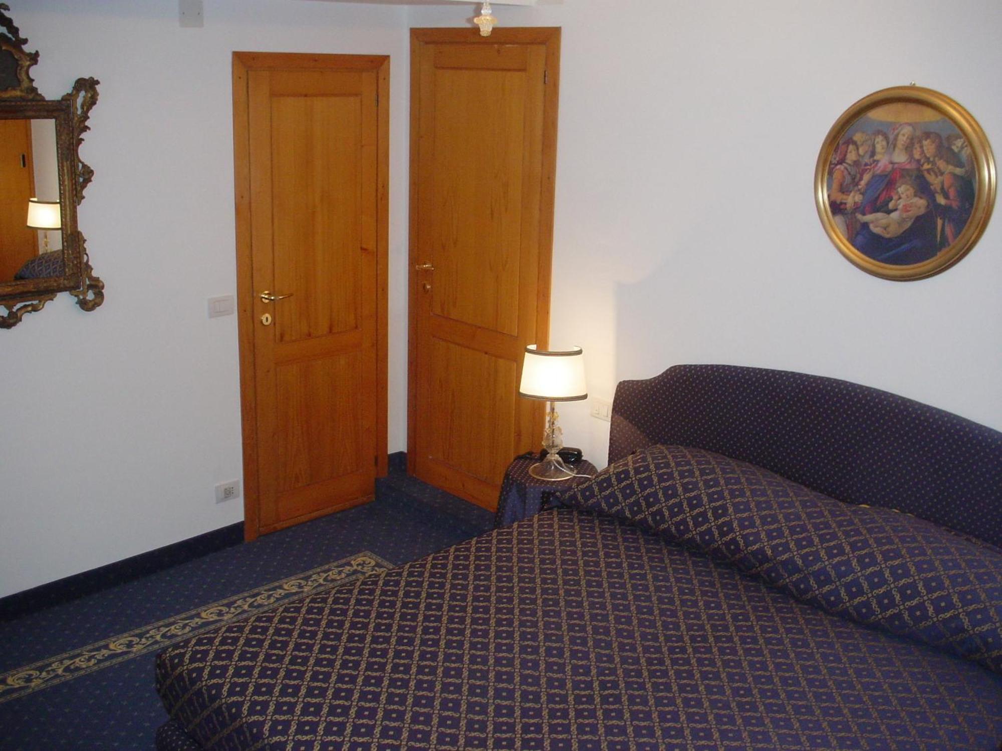 Superior Double Room,1399366721:JPEG