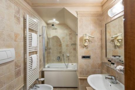 Deluxe Double or Twin Room Annex