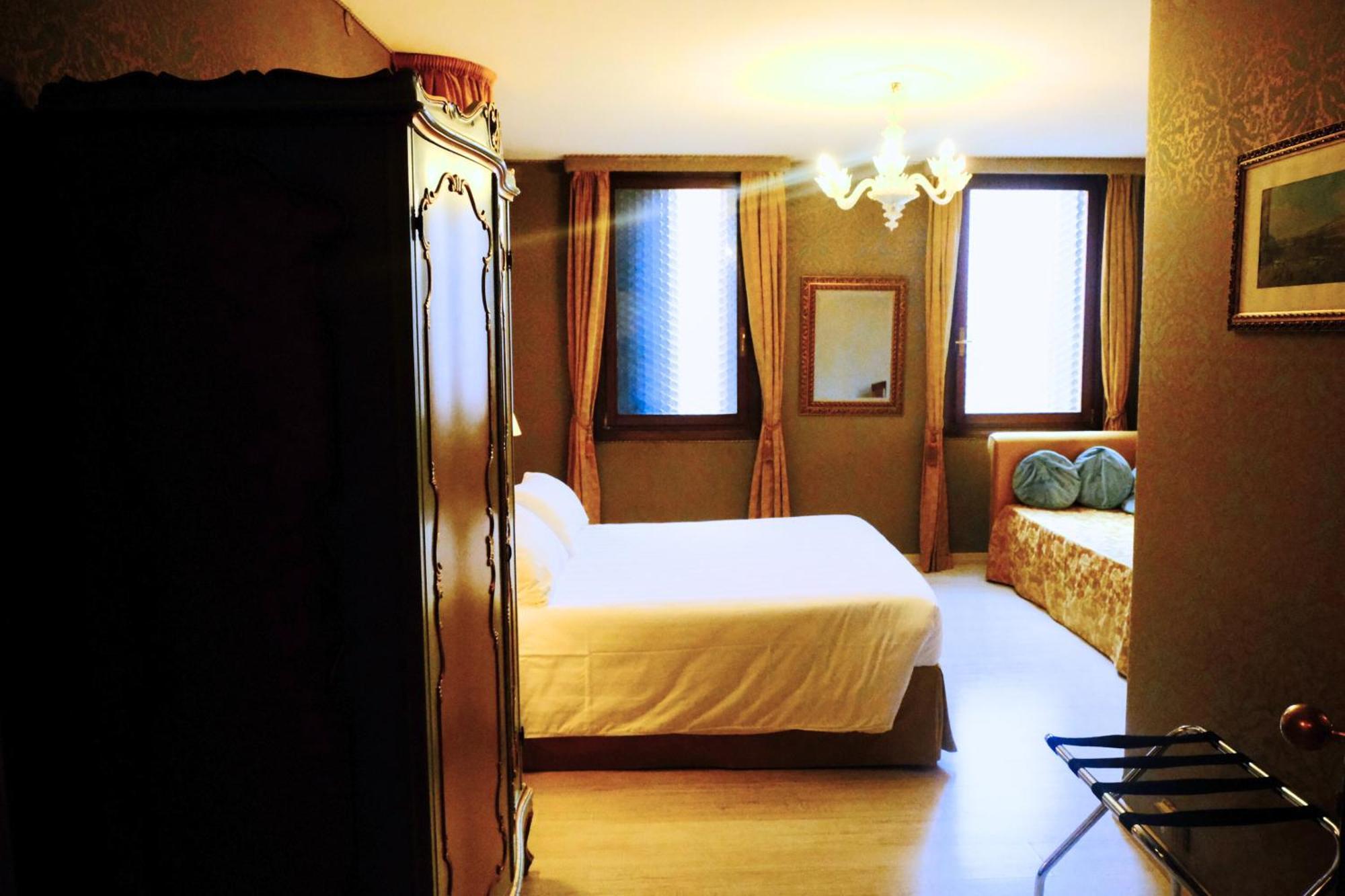 Deluxe Room with View,1638473678:JPEG