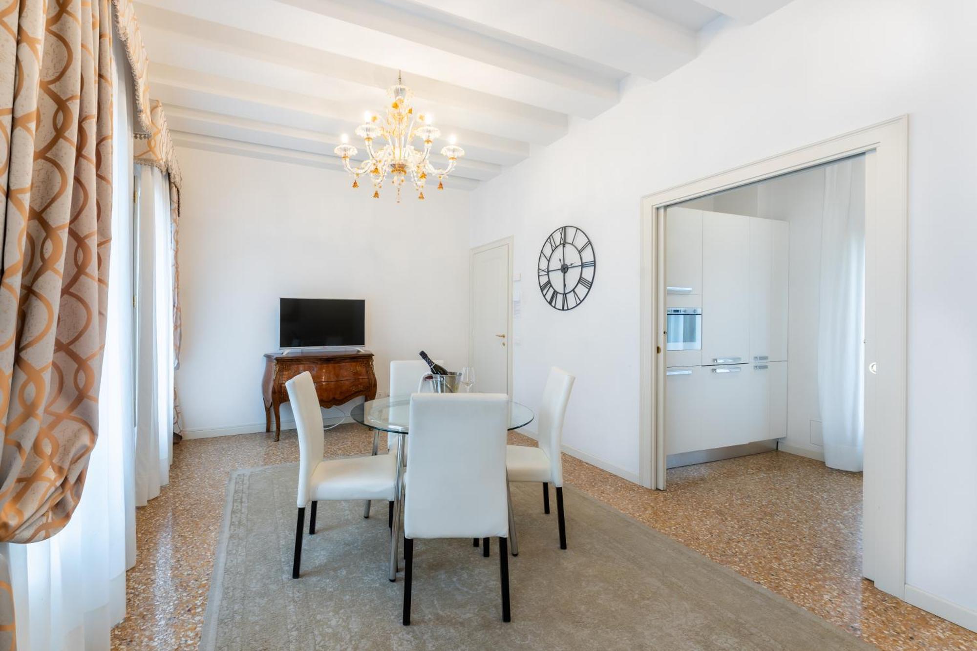 Deluxe Apartment,1654293969:JPEG