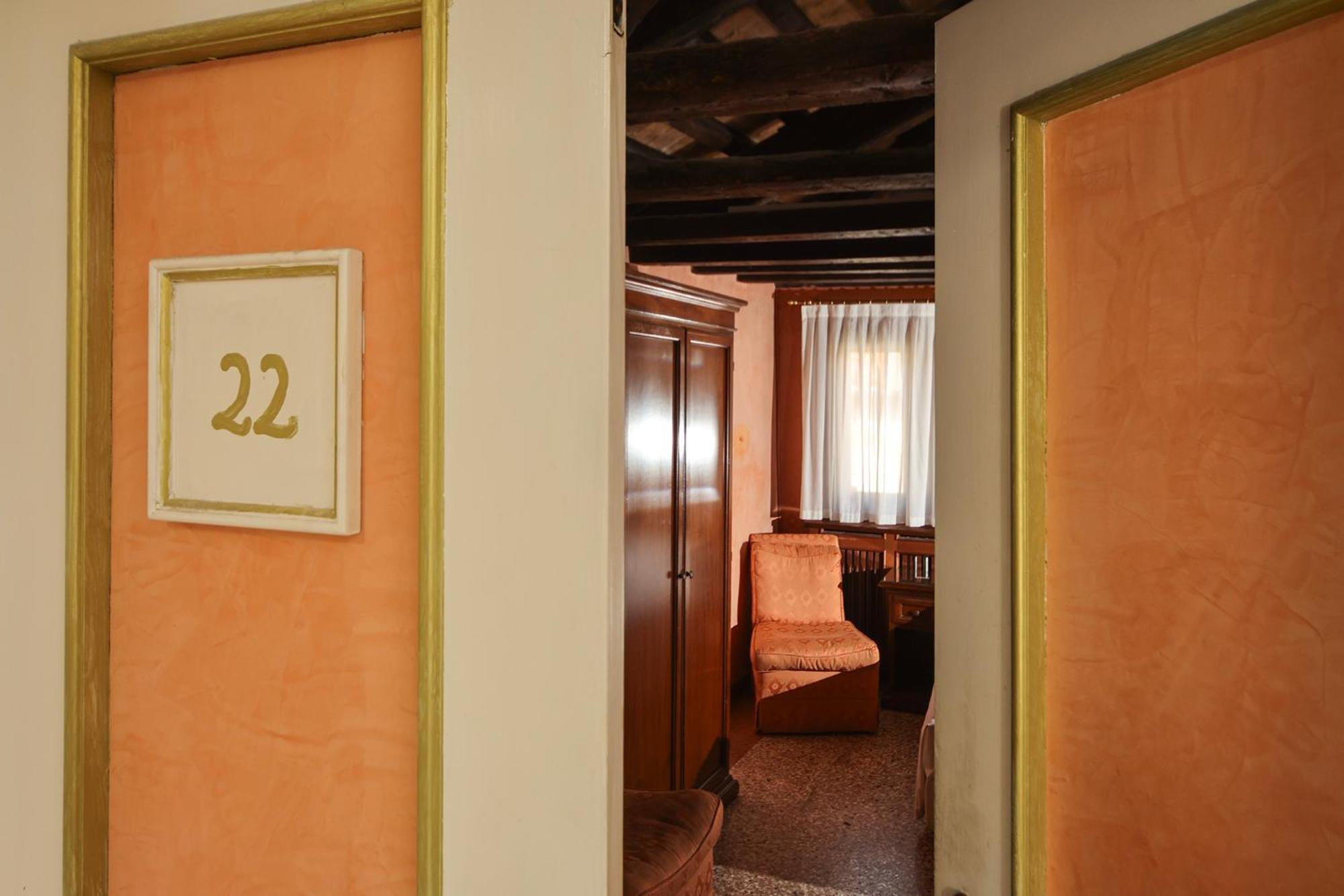 Junior Suite Private External Bathroom