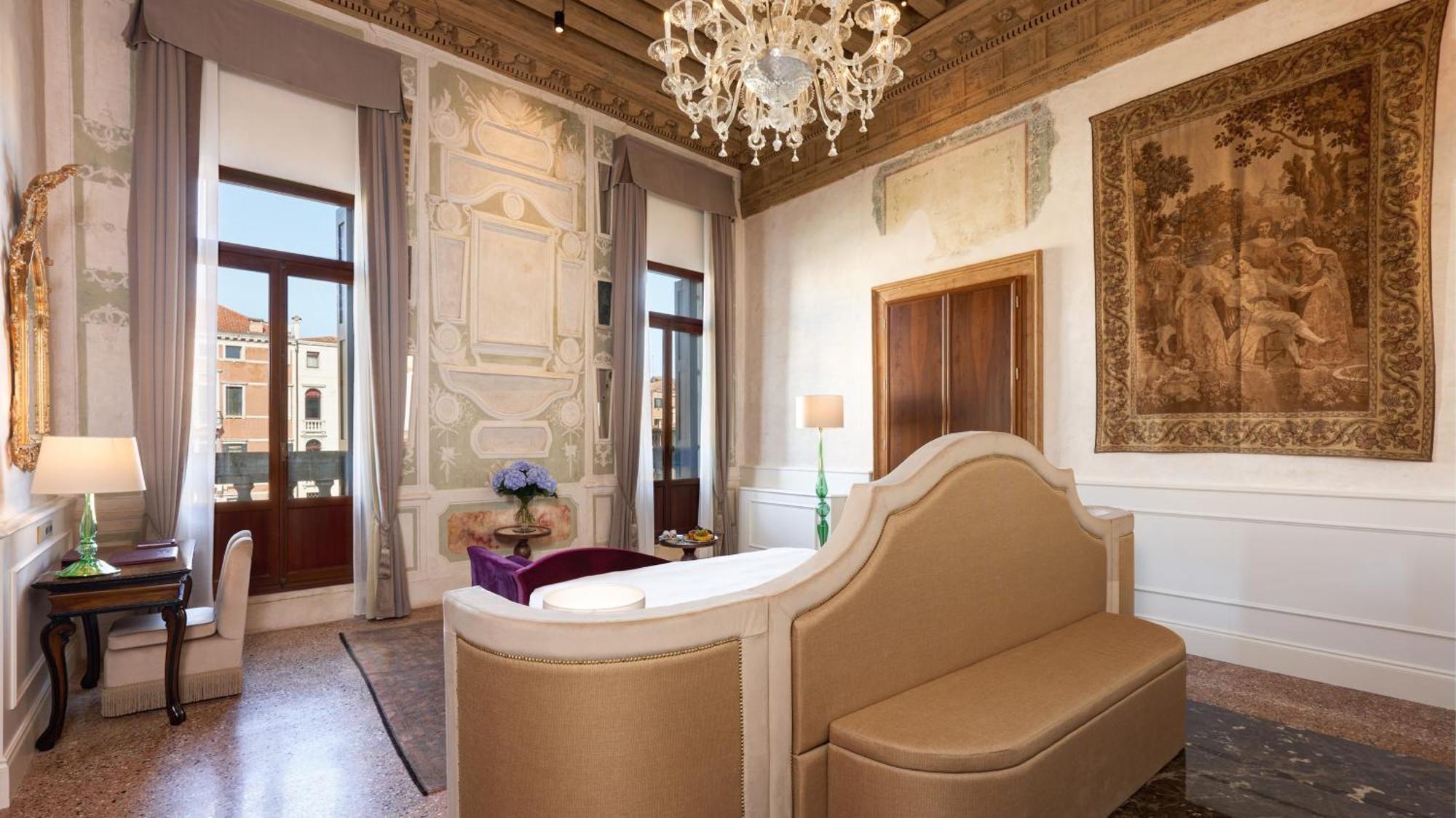 Premium Junior Suite Grand Canal View