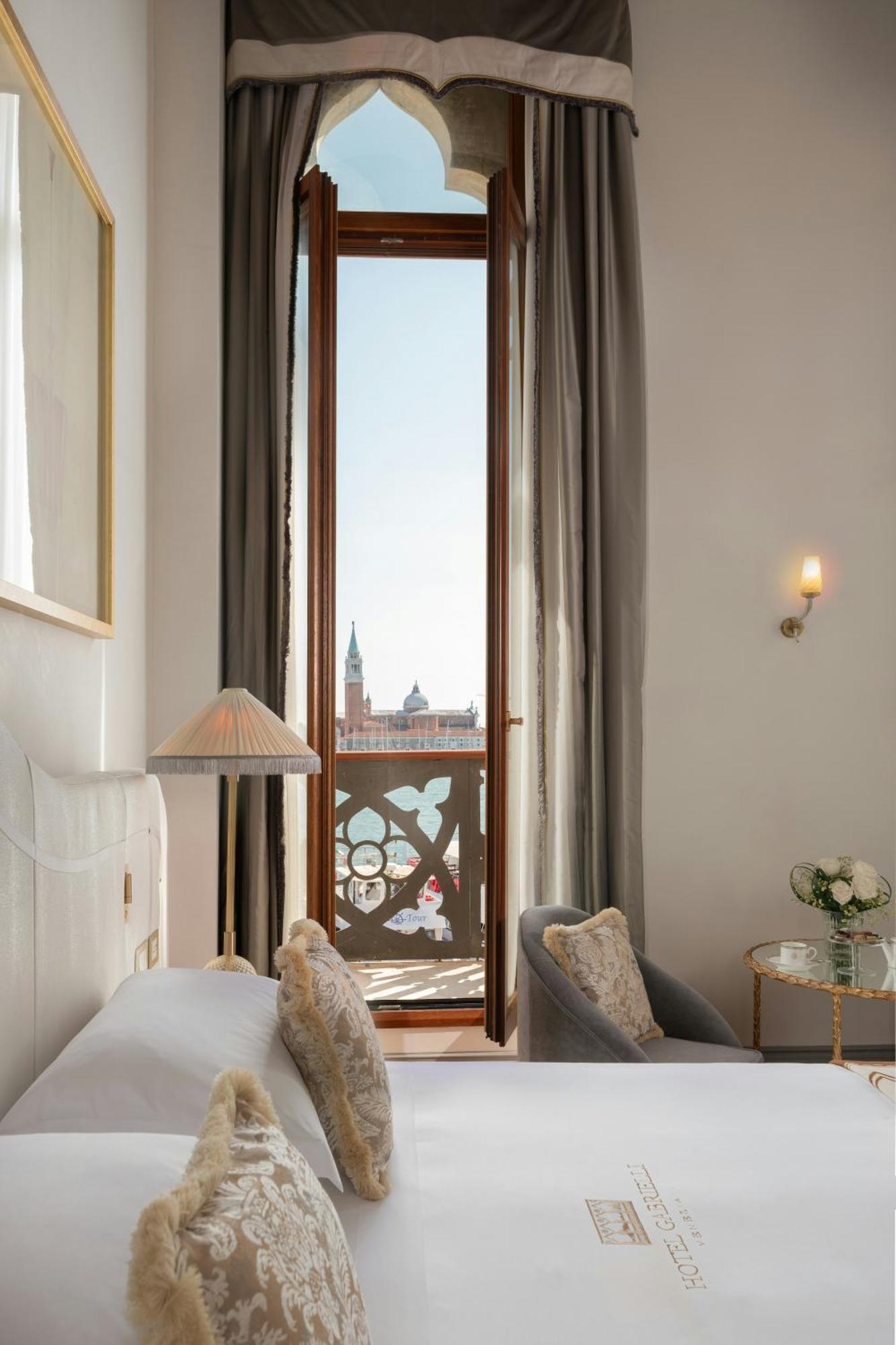 Deluxe Double or Twin Room Lagoon View