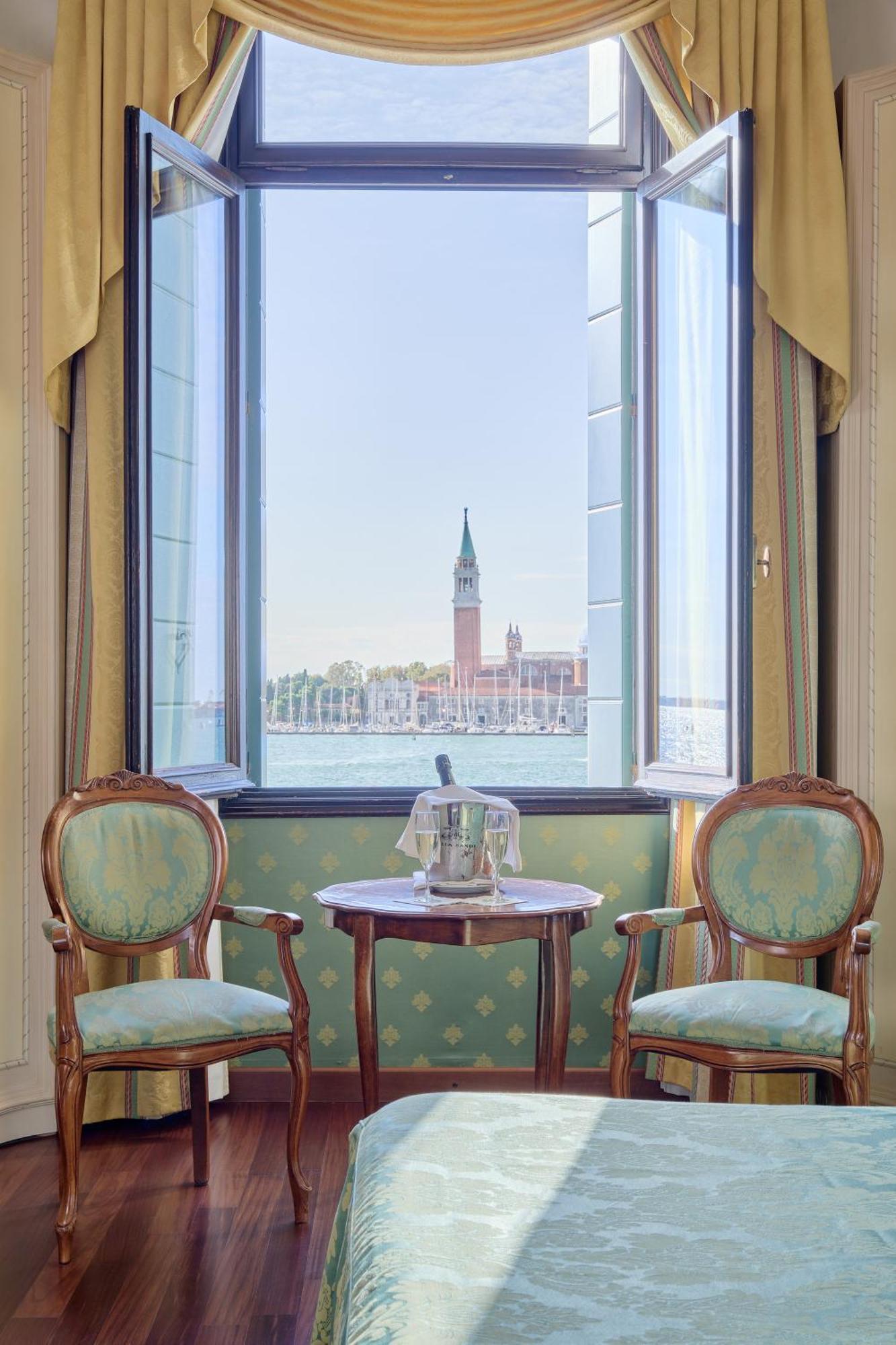 Superior Double Room Lagoon View