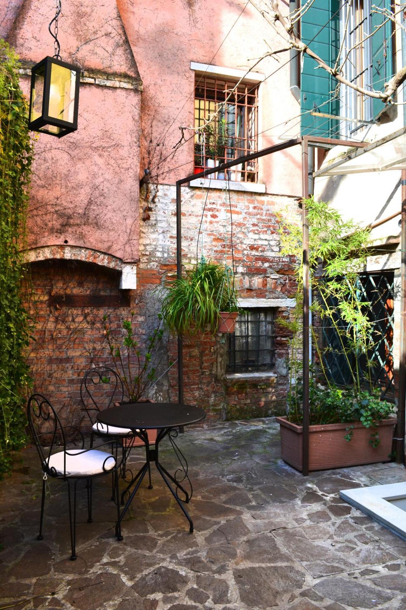 Junior Suite Private Garden