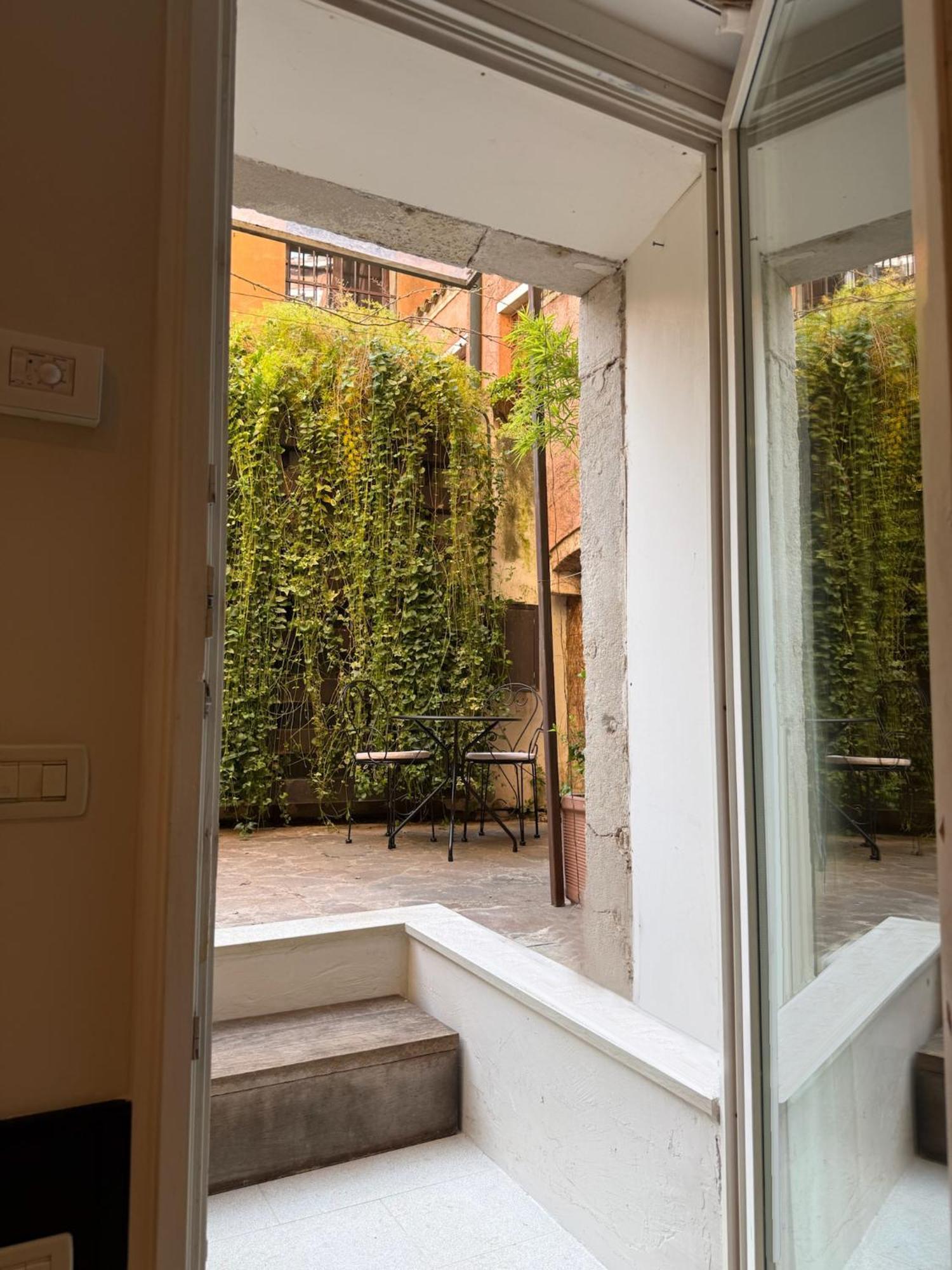 Junior Suite Private Garden