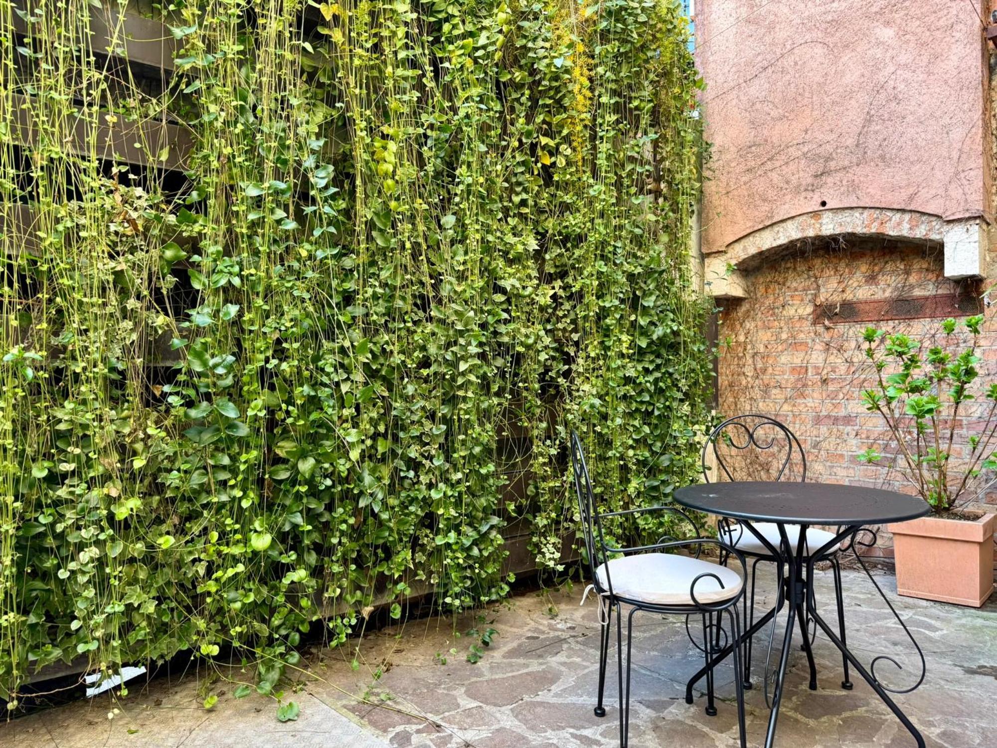 Junior Suite Private Garden