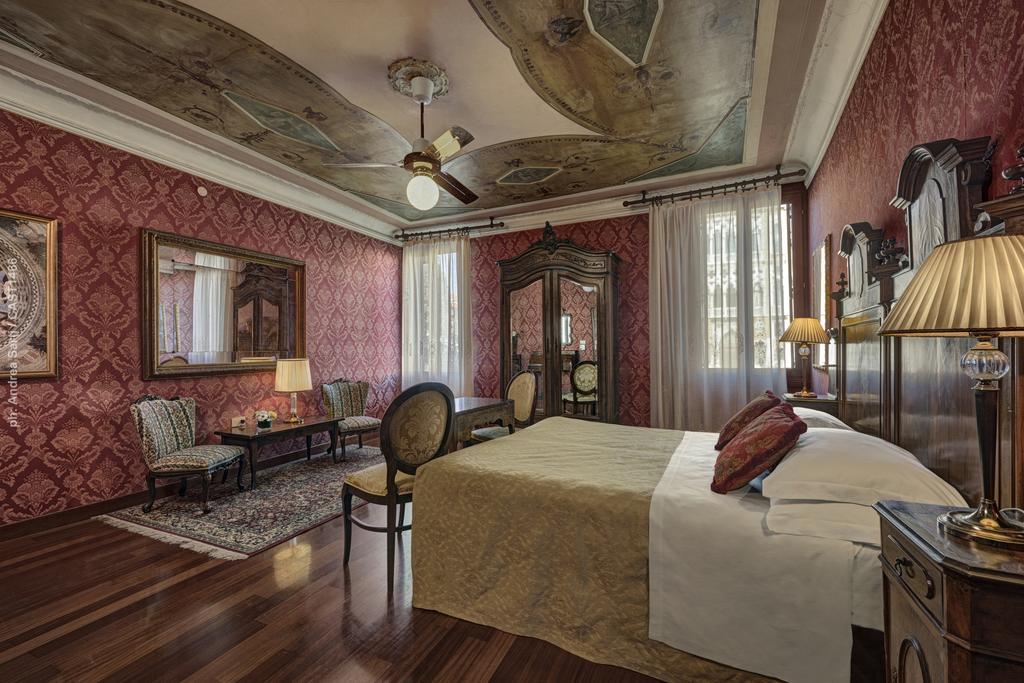 Superior Double or Twin Room Canal View