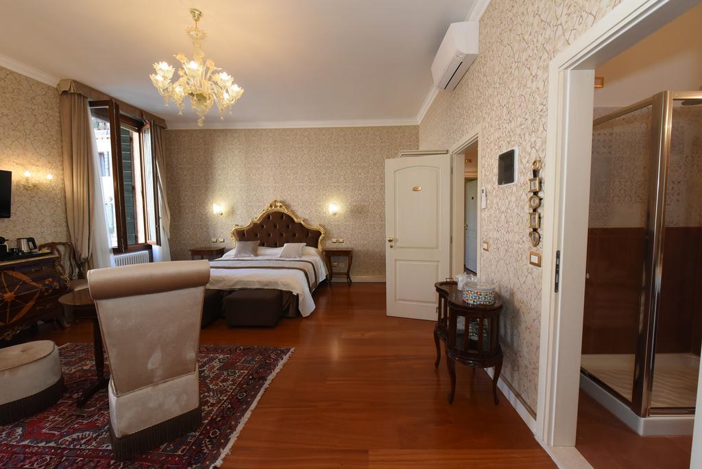 Junior Suite with Canal View,380049343:JPEG