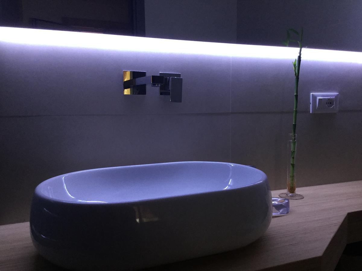 King Room Spa Bath the Room