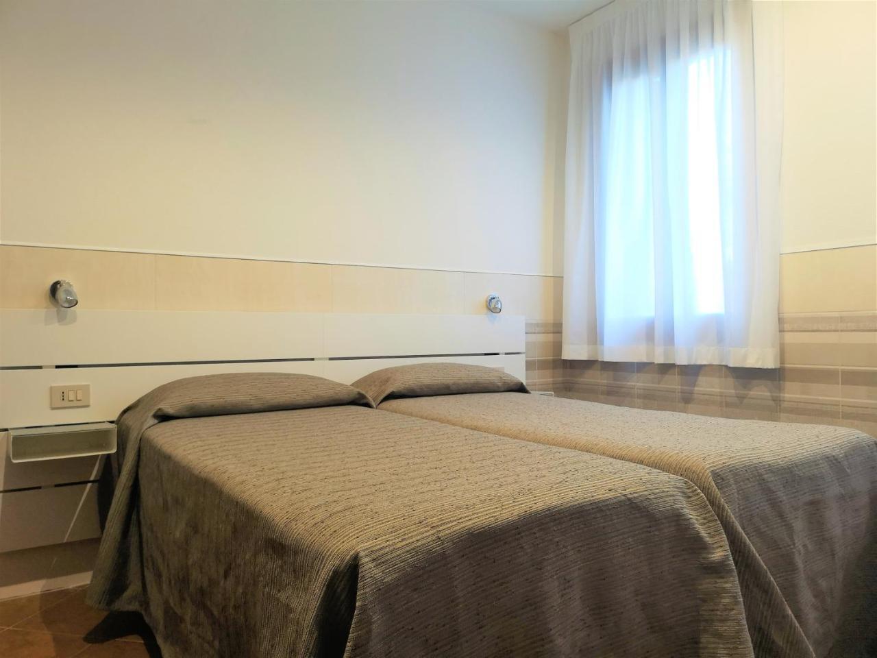 Camera Matrimoniale/Doppia con Letti Singoli