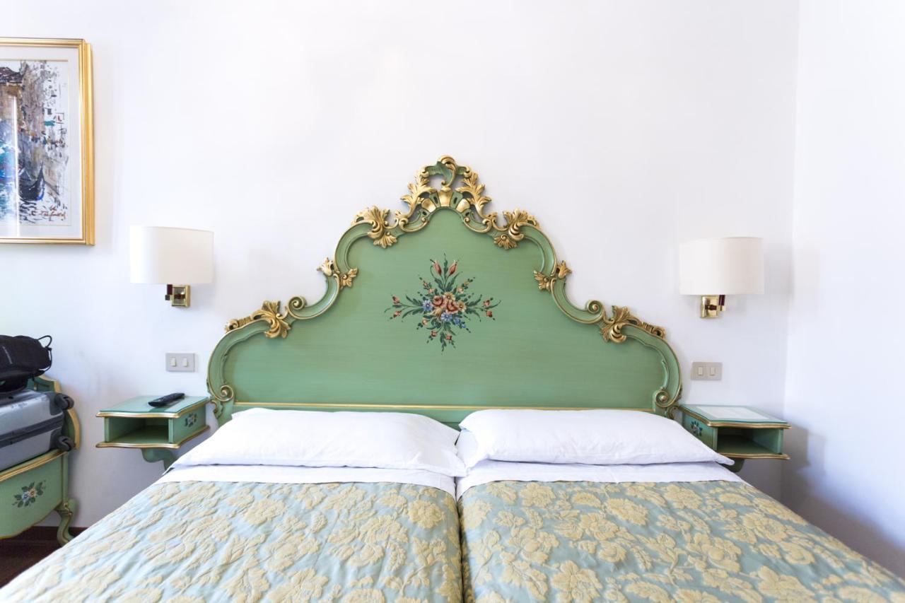 Triple Room,913782643:JPEG