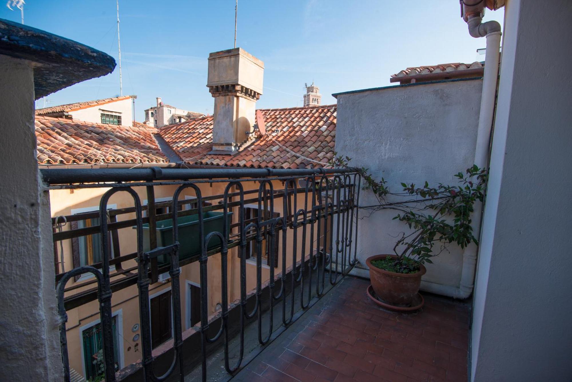 Camera Singola con Bagno in Comune