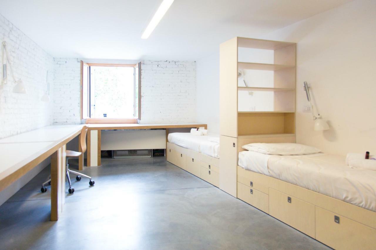 Posto Letto in Dormitorio Femminile