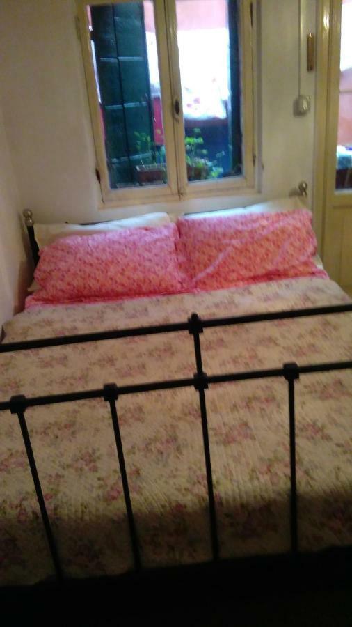 One-Bedroom Apartment,851386709:JPEG