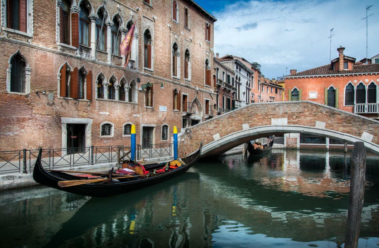 Camera Matrimoniale Superior con Vista Canale