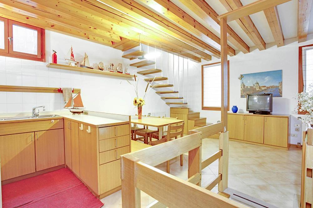 Santi Apostoli - Appartamento con 2 Camere da Letto - Su 2 Livelli - Cannaregio 4358