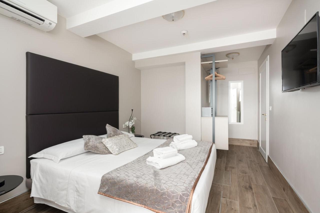 Double Room,995679517:JPEG