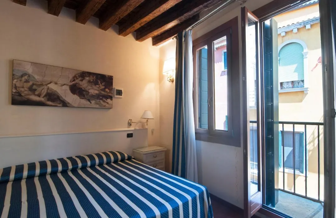 Venice Resorts GuestHouse vicino Piazzale Roma e Stazione-1