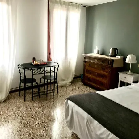 Venice And Venice Apartments - Private Rooms In Shared Apartment-2