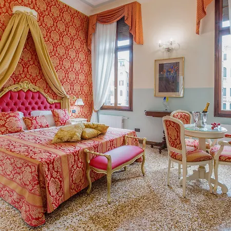 Friendly Venice Suites-3