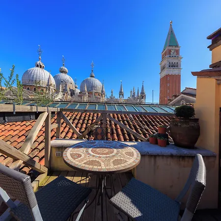Relais Piazza San Marco-3