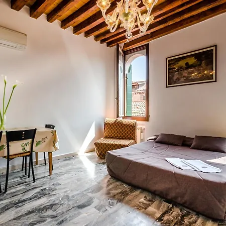 Venice Apartments-3